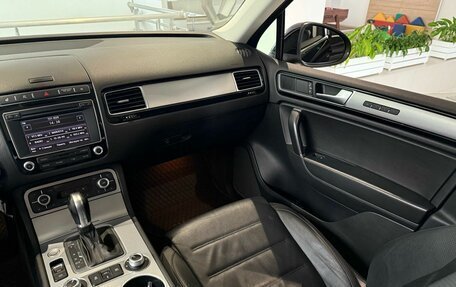 Volkswagen Touareg III, 2015 год, 2 750 000 рублей, 21 фотография