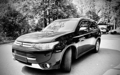 Mitsubishi Outlander III рестайлинг 3, 2014 год, 1 099 000 рублей, 1 фотография