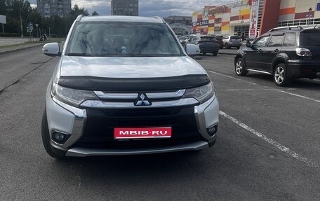 Mitsubishi Outlander III рестайлинг 3, 2016 год, 2 000 000 рублей, 1 фотография