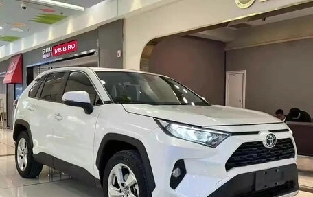 Toyota RAV4, 2022 год, 2 200 000 рублей, 1 фотография