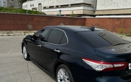 Toyota Camry, 2020 год, 2 600 000 рублей, 3 фотография