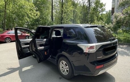 Mitsubishi Outlander III рестайлинг 3, 2014 год, 1 099 000 рублей, 7 фотография