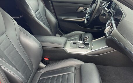 BMW 3 серия, 2021 год, 4 050 000 рублей, 14 фотография