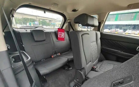 Mitsubishi Outlander III рестайлинг 3, 2022 год, 1 735 000 рублей, 11 фотография