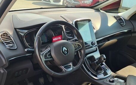 Renault Espace V рестайлинг, 2017 год, 1 770 000 рублей, 17 фотография