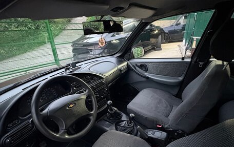 Chevrolet Niva I рестайлинг, 2004 год, 440 000 рублей, 18 фотография