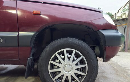 Chevrolet Niva I рестайлинг, 2004 год, 440 000 рублей, 13 фотография