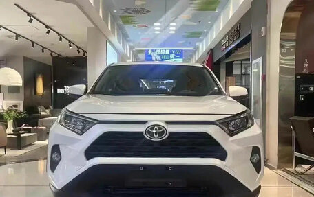 Toyota RAV4, 2022 год, 2 200 000 рублей, 3 фотография