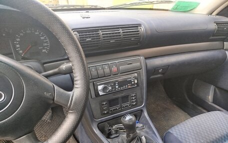 Audi A4, 1998 год, 130 000 рублей, 6 фотография