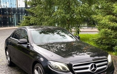 Mercedes-Benz E-Класс, 2020 год, 3 300 000 рублей, 1 фотография