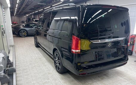 Mercedes-Benz V-Класс, 2022 год, 9 900 000 рублей, 4 фотография