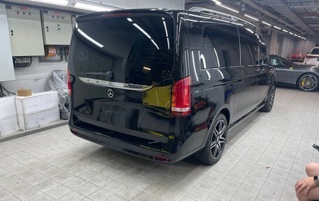 Mercedes-Benz V-Класс, 2022 год, 9 900 000 рублей, 3 фотография
