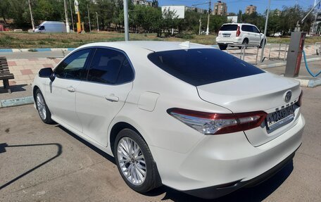 Toyota Camry, 2021 год, 3 490 000 рублей, 5 фотография