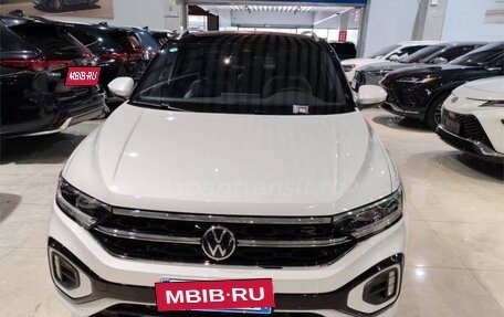 Volkswagen T-Roc I, 2023 год, 2 100 000 рублей, 4 фотография
