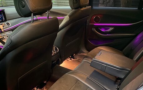 Mercedes-Benz E-Класс, 2020 год, 3 300 000 рублей, 10 фотография