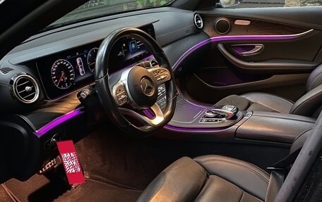 Mercedes-Benz E-Класс, 2020 год, 3 300 000 рублей, 8 фотография