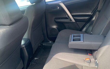 Toyota RAV4, 2017 год, 2 070 000 рублей, 6 фотография