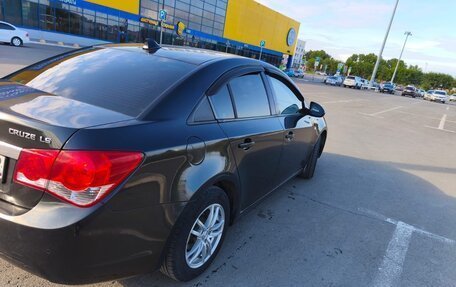 Chevrolet Cruze II, 2010 год, 795 000 рублей, 3 фотография