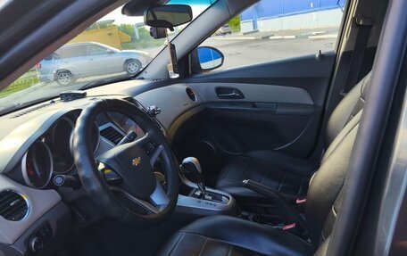 Chevrolet Cruze II, 2010 год, 795 000 рублей, 10 фотография