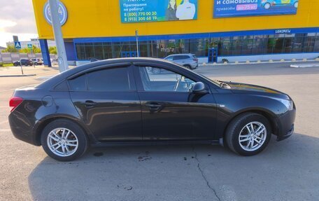 Chevrolet Cruze II, 2010 год, 795 000 рублей, 4 фотография