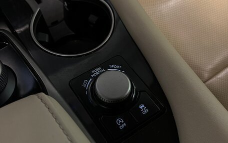 Lexus RX IV рестайлинг, 2018 год, 3 900 000 рублей, 20 фотография