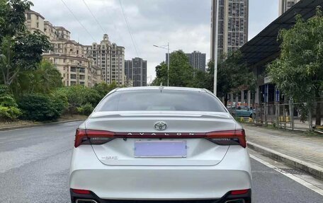 Toyota Avalon, 2022 год, 2 920 000 рублей, 5 фотография