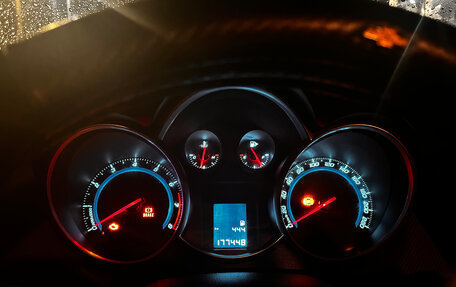 Chevrolet Cruze II, 2011 год, 800 000 рублей, 6 фотография