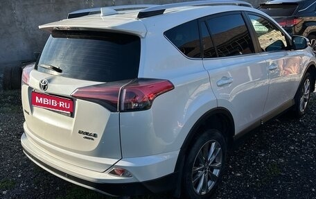 Toyota RAV4, 2017 год, 2 450 000 рублей, 16 фотография
