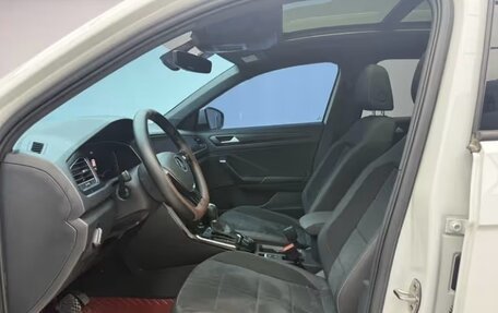 Volkswagen T-Roc I, 2022 год, 2 369 000 рублей, 8 фотография