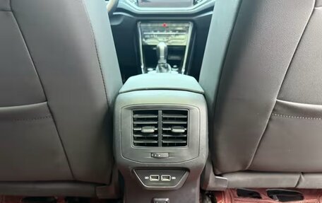 Volkswagen T-Roc I, 2022 год, 2 369 000 рублей, 13 фотография