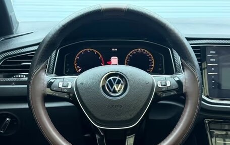 Volkswagen T-Roc I, 2022 год, 2 369 000 рублей, 9 фотография