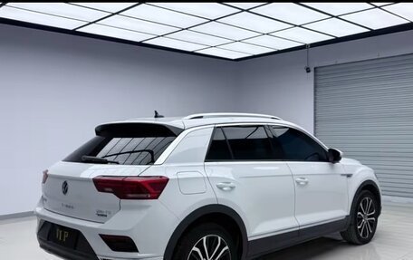 Volkswagen T-Roc I, 2022 год, 2 369 000 рублей, 7 фотография