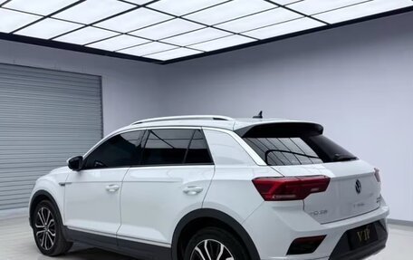 Volkswagen T-Roc I, 2022 год, 2 369 000 рублей, 5 фотография
