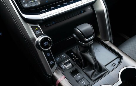 Toyota Land Cruiser, 2024 год, 14 700 000 рублей, 12 фотография
