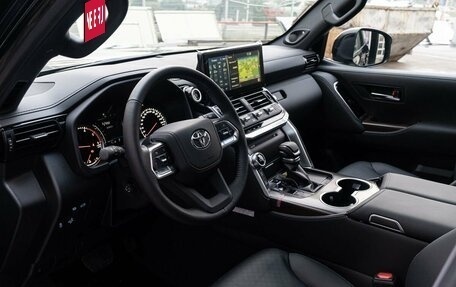 Toyota Land Cruiser, 2024 год, 14 700 000 рублей, 16 фотография
