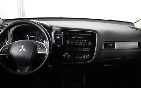 Mitsubishi Outlander III рестайлинг 3, 2013 год, 1 269 990 рублей, 12 фотография