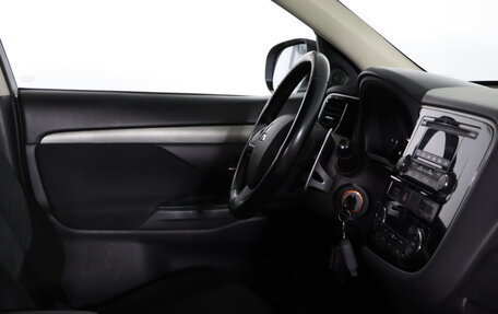 Mitsubishi Outlander III рестайлинг 3, 2013 год, 1 269 990 рублей, 13 фотография