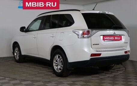 Mitsubishi Outlander III рестайлинг 3, 2013 год, 1 269 990 рублей, 7 фотография