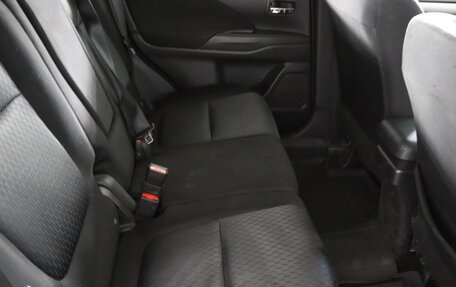 Mitsubishi Outlander III рестайлинг 3, 2013 год, 1 269 990 рублей, 19 фотография