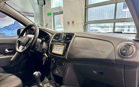 Renault Logan II, 2018 год, 1 085 000 рублей, 12 фотография