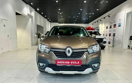 Renault Logan II, 2018 год, 1 085 000 рублей, 2 фотография