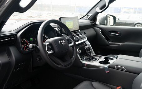 Toyota Land Cruiser, 2024 год, 14 700 000 рублей, 18 фотография