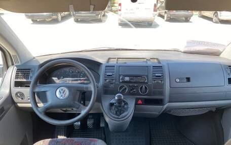 Volkswagen Transporter T5 рестайлинг, 2006 год, 950 000 рублей, 6 фотография