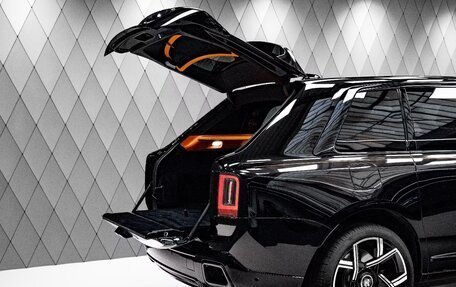 Rolls-Royce Cullinan, 2025 год, 74 400 000 рублей, 8 фотография
