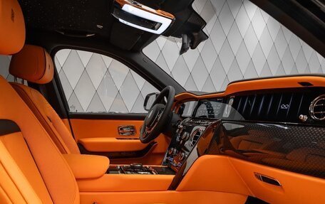 Rolls-Royce Cullinan, 2025 год, 74 400 000 рублей, 15 фотография