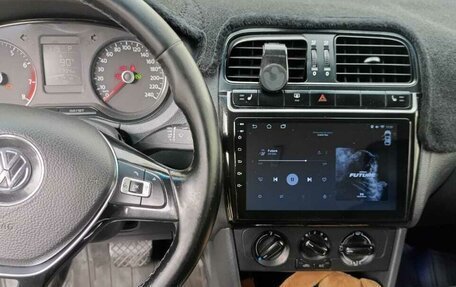 Volkswagen Polo VI (EU Market), 2017 год, 750 000 рублей, 11 фотография