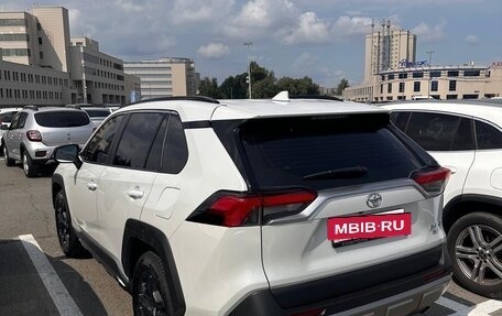 Toyota RAV4, 2022 год, 3 600 000 рублей, 4 фотография