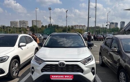 Toyota RAV4, 2022 год, 3 600 000 рублей, 3 фотография