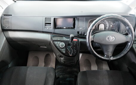 Toyota ISis I, 2005 год, 769 000 рублей, 13 фотография