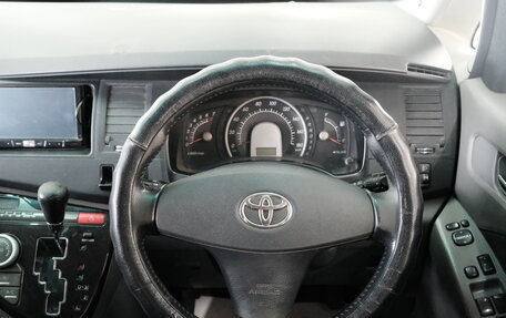 Toyota ISis I, 2005 год, 769 000 рублей, 12 фотография